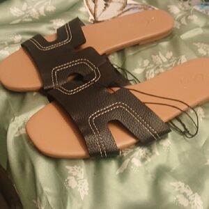 Cozy Casual Black Slide Sandals